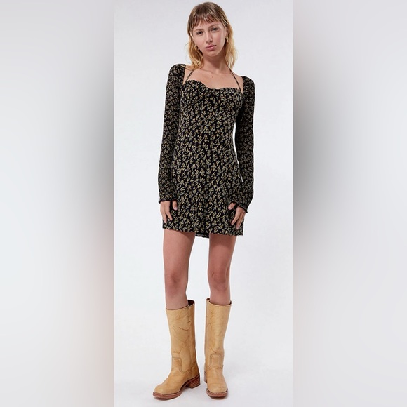 ⛈️Sale⛈️ NWT LA Hearts Long Sleeve Bustier Smocked Mini Dress - M - Picture 2 of 5